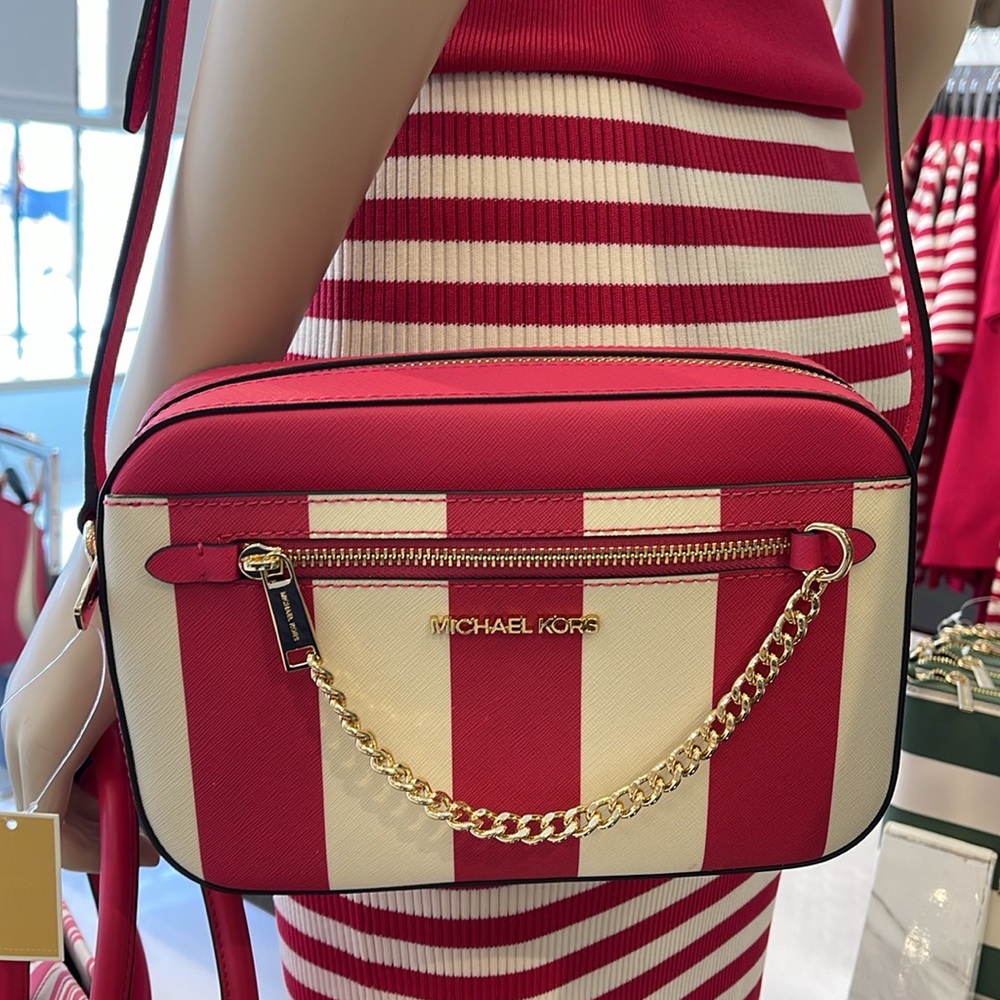 MICHAEL KORS
Jet Set Large EW Zip Chain XBody Saffiano Leathr Crossbody Bag
NWT - Picture 11 of 16